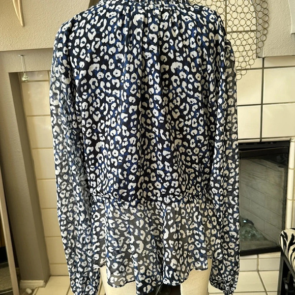 VICI Blue leopard drawstring waist along sleeve v neck with button TOP size XL - Picture 5 of 12